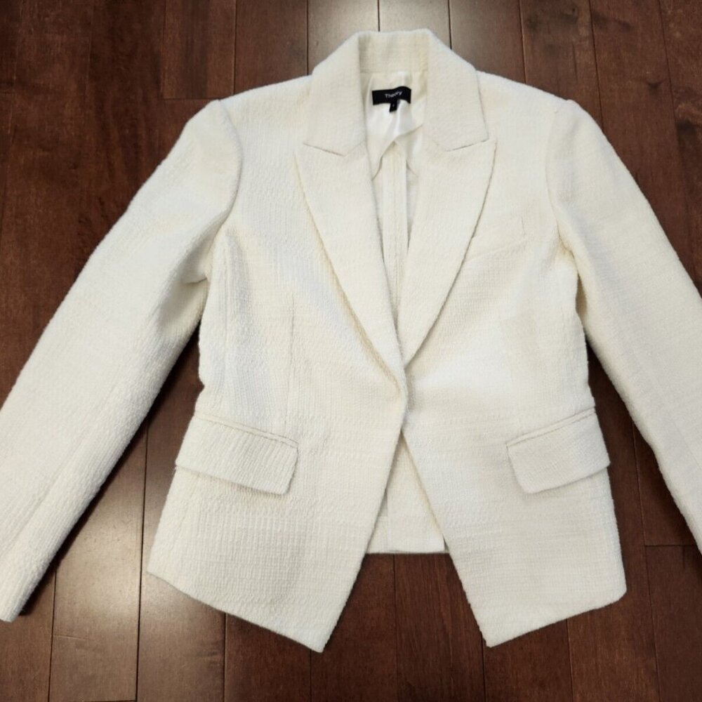 Theory women's cream colored blazer in size 4